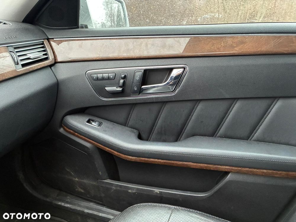 Mercedes-Benz Klasa E 350 CDI DPF 4Matic BlueEFFICIENCY 7G-TRONIC Avantgarde - 7