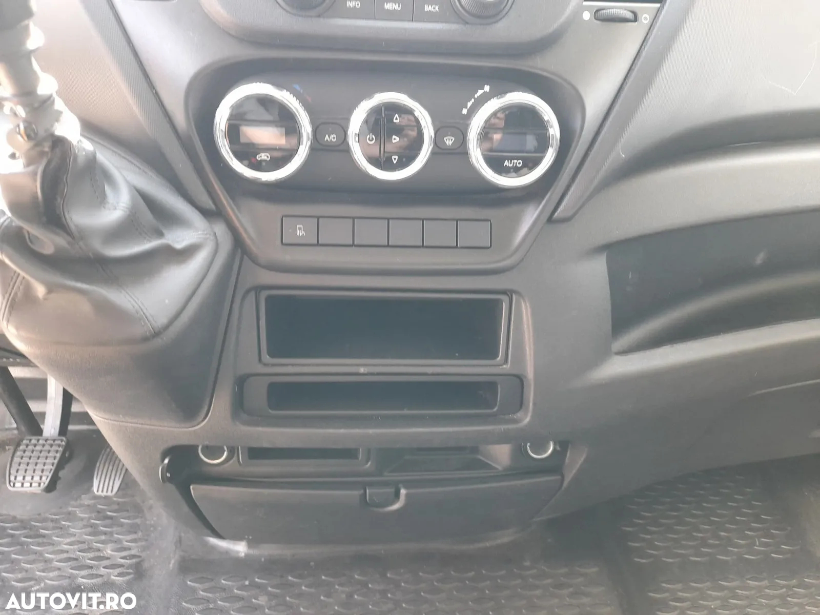 Iveco Daily 35C16H3.0 BOX+LIFT - 16