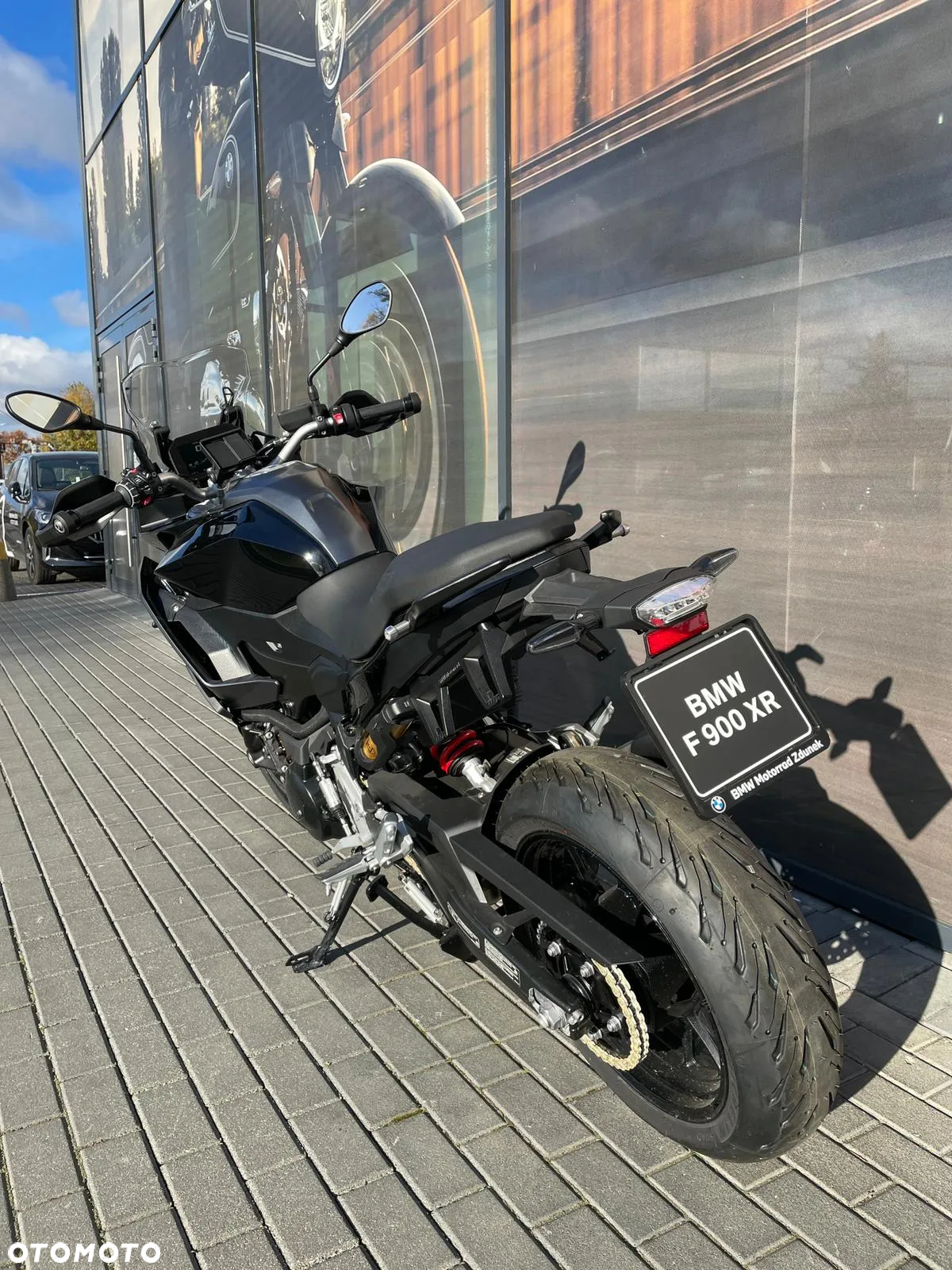 BMW F - 15