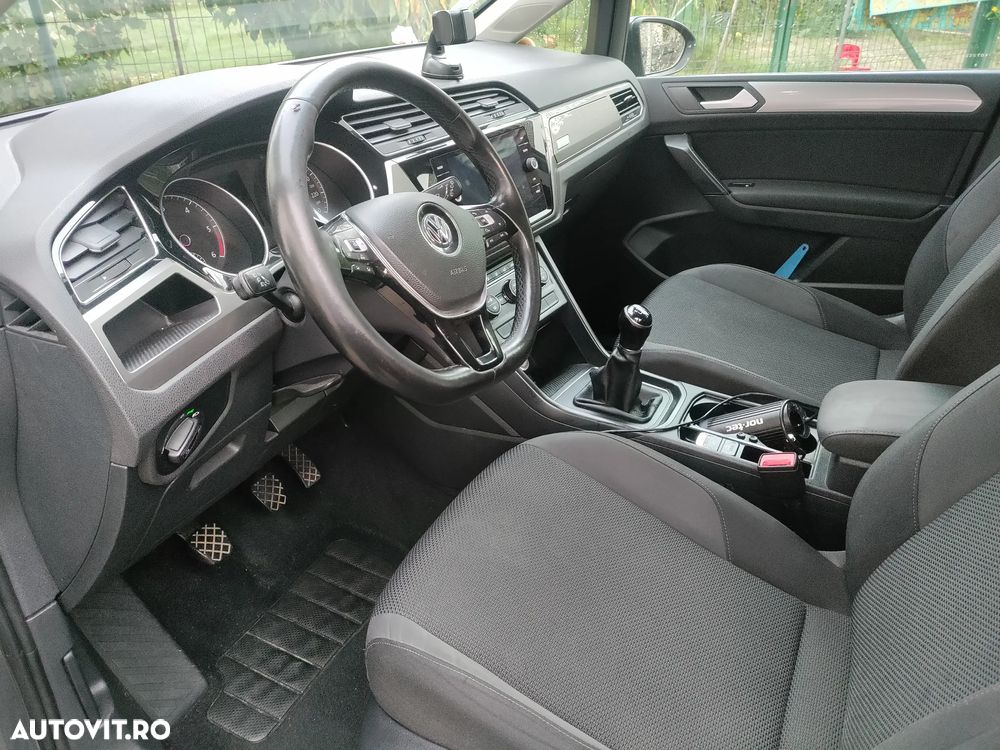 Volkswagen Touran - 6