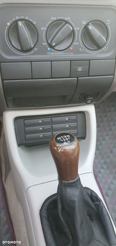 Volkswagen Golf 1.8 GT - 28