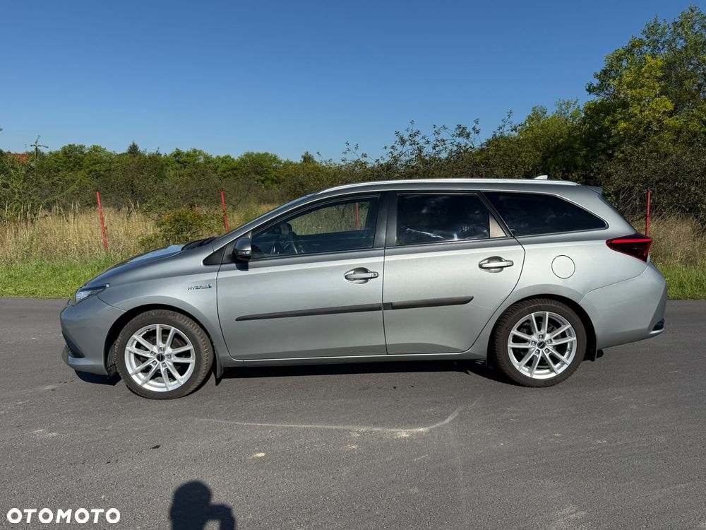 Toyota Auris 1.8 HSD Luna - 24