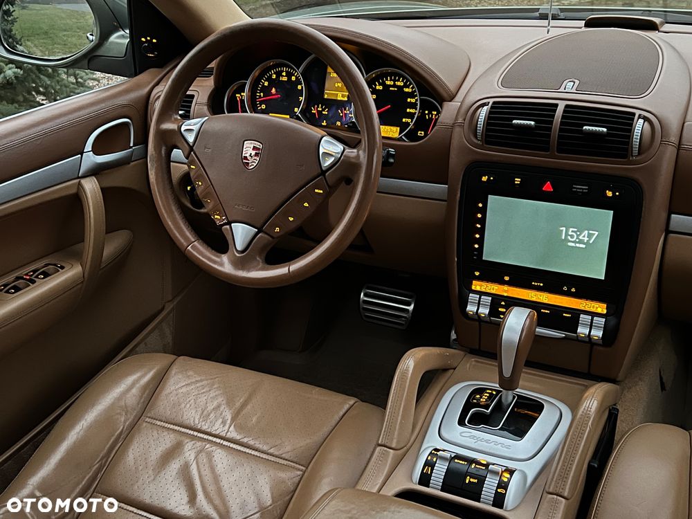 Porsche Cayenne - 23
