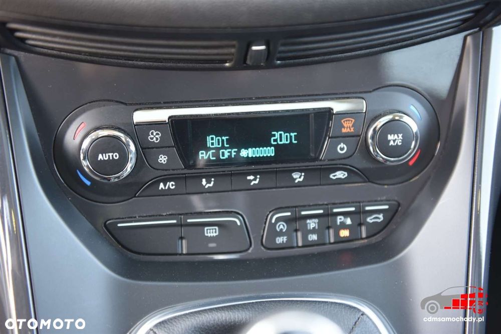 Ford Kuga 1.5 EcoBoost 2x4 Titanium - 26