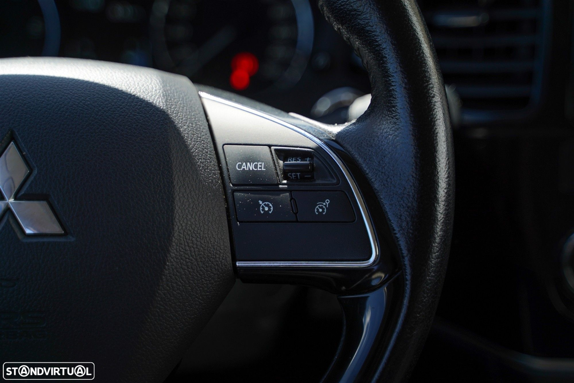 Mitsubishi Outlander 2.2 DI-D Intense - 18
