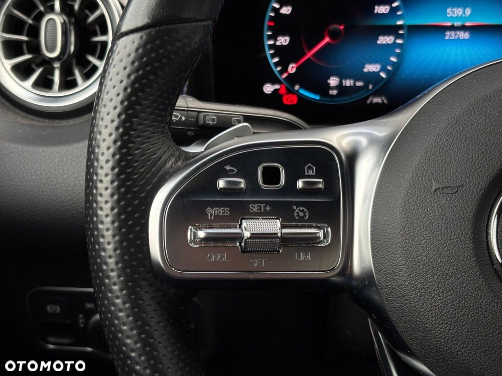 Mercedes-Benz GLB 200 AMG Line 7G-DCT - 27