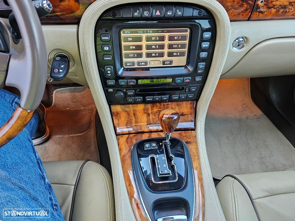 Jaguar XJ XJ6 2.7 D V6 Executive - 14