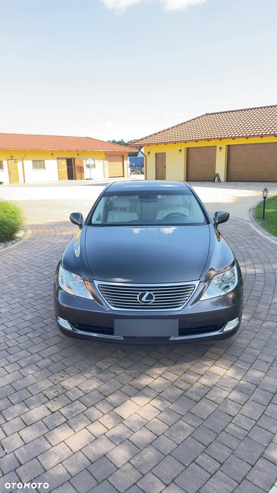 Lexus LS 460 Elite - 3