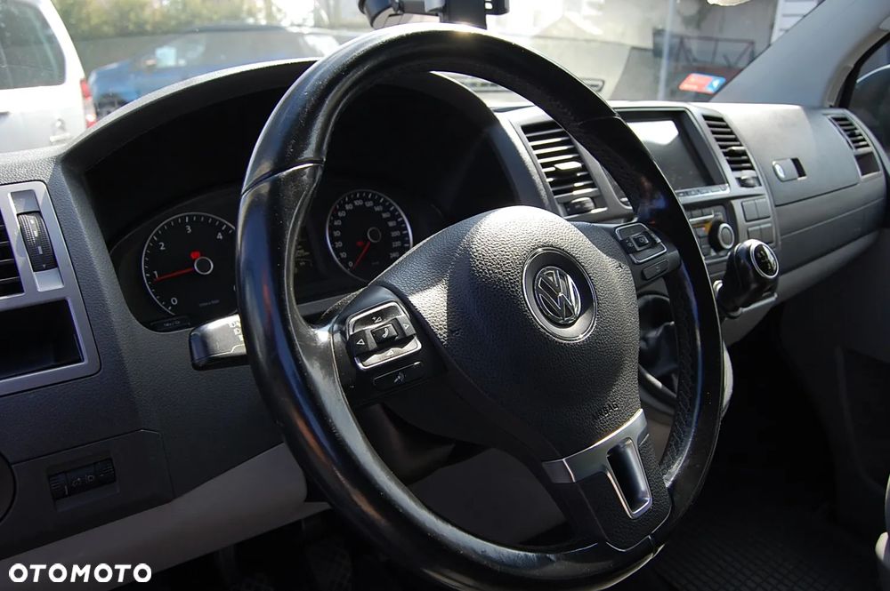 Volkswagen Caravelle - 39