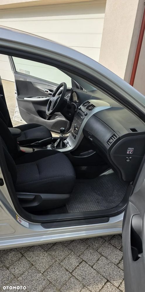 Toyota Corolla 1.4 D-4D Premium - 8