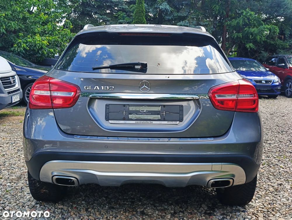 Mercedes-Benz GLA 180 Urban - 29