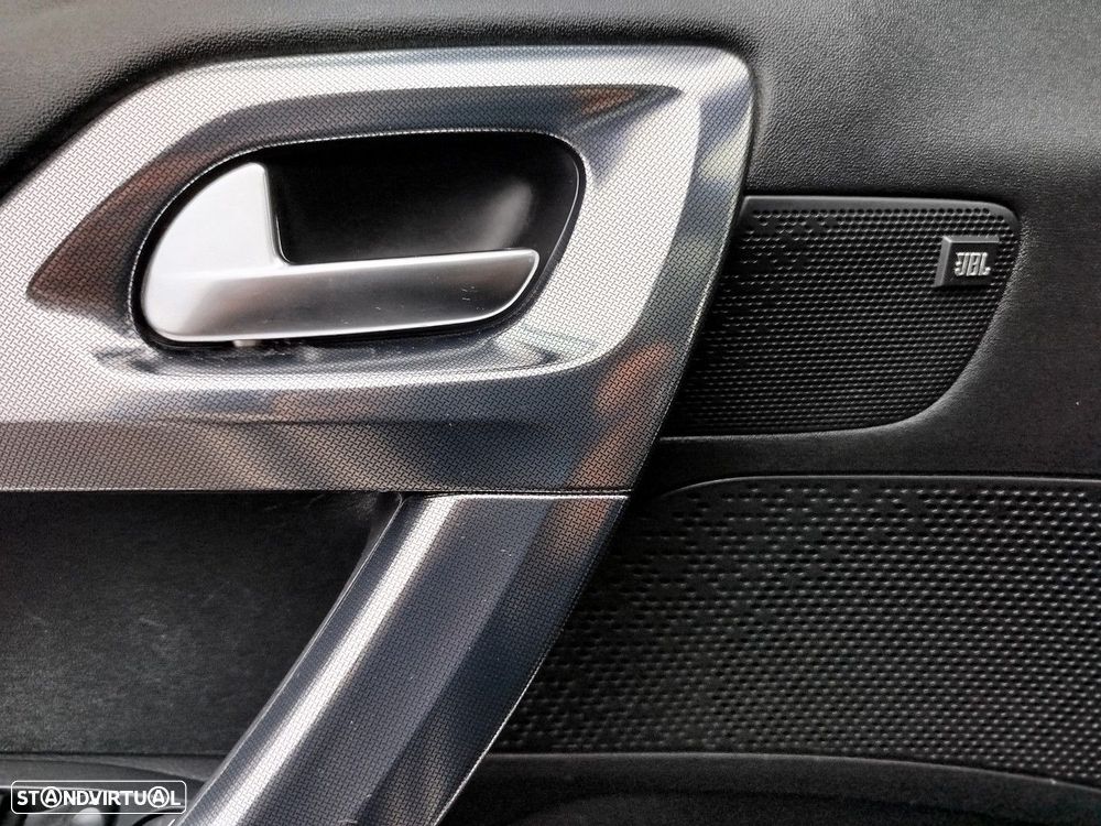 Peugeot 2008 1.2 PureTech Allure EAT6 - 26