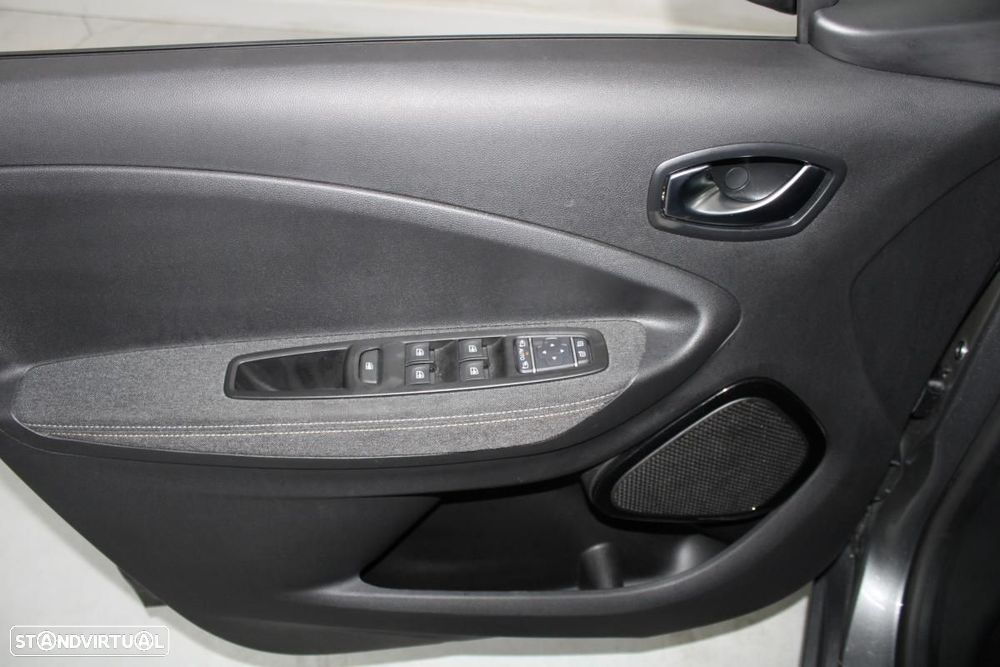 Renault Zoe (c/ Bateria) EV50 135hp Iconic - 10