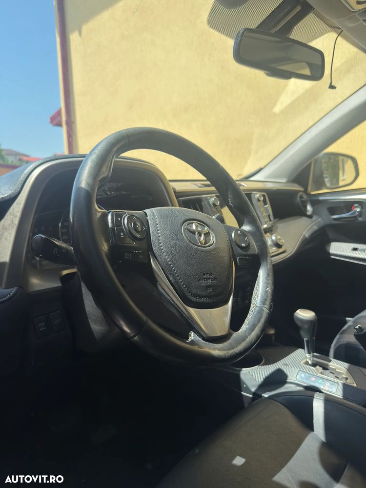 Toyota RAV4 2.2 D-4CAT 4WD Aut Luxury - 23
