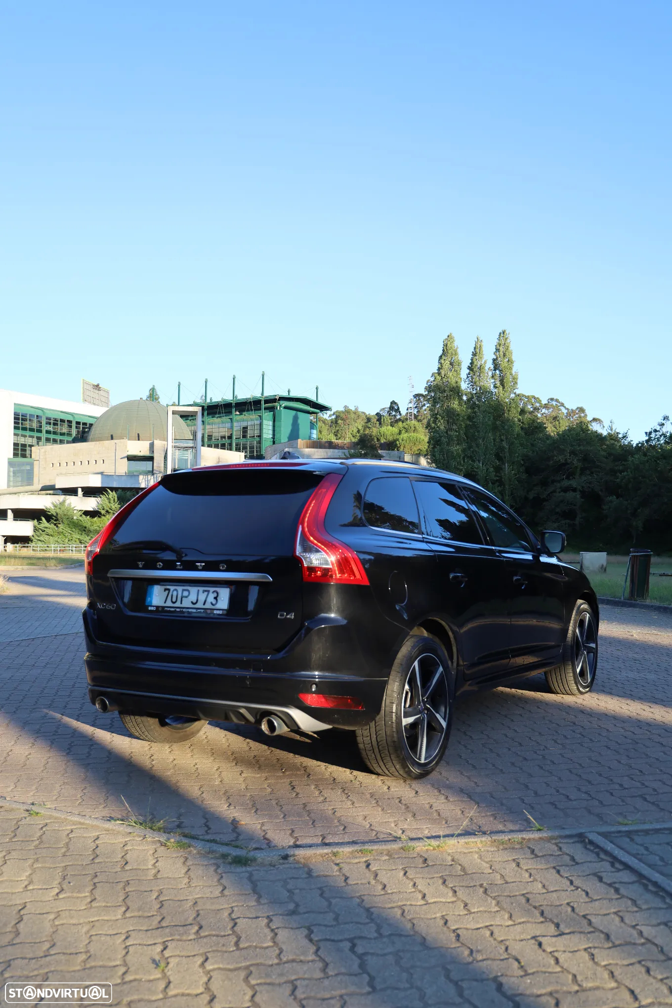 Volvo XC 60 2.0 D4 R-Design Geartronic - 7