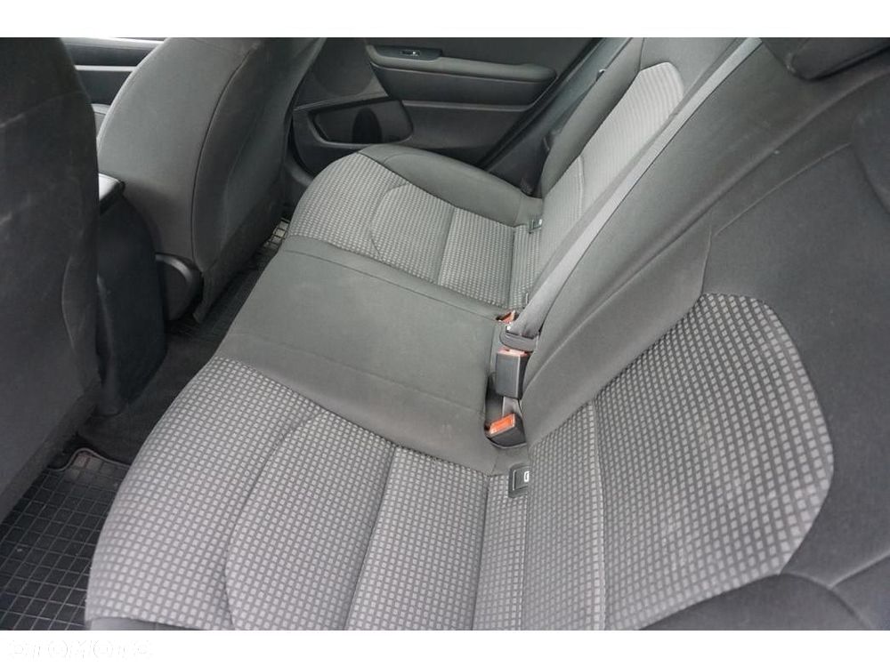 Kia Ceed - 26