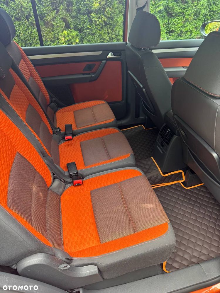 Volkswagen Touran 1.4 TSI Cross DSG - 10