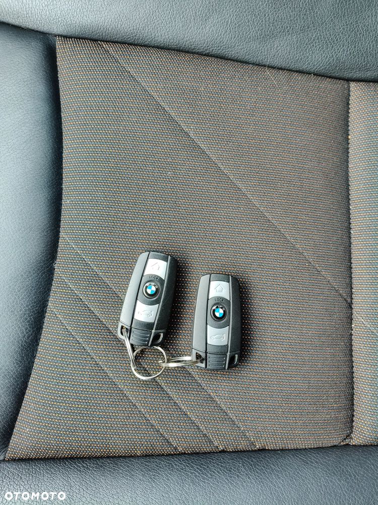 BMW X1 xDrive18d xLine - 17