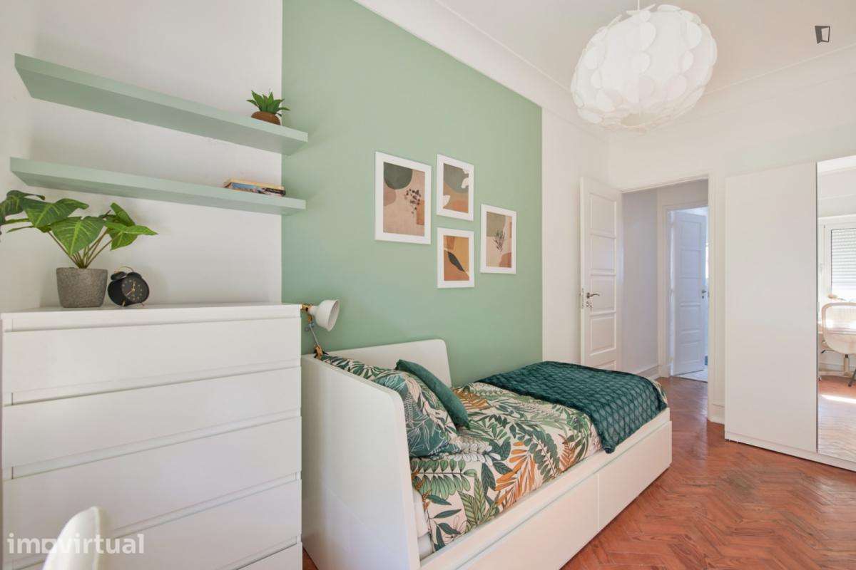 Quarto - localizado em Roma-Areeiro Lisbon - Grande imagem: 5/40