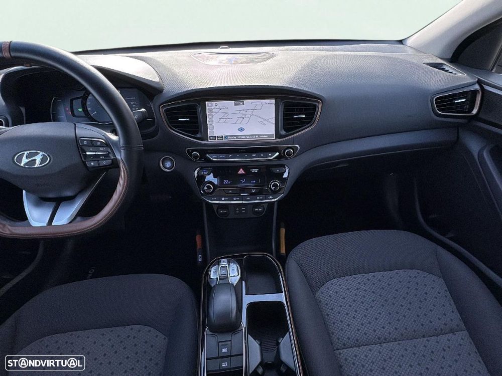 Hyundai Ioniq - 13