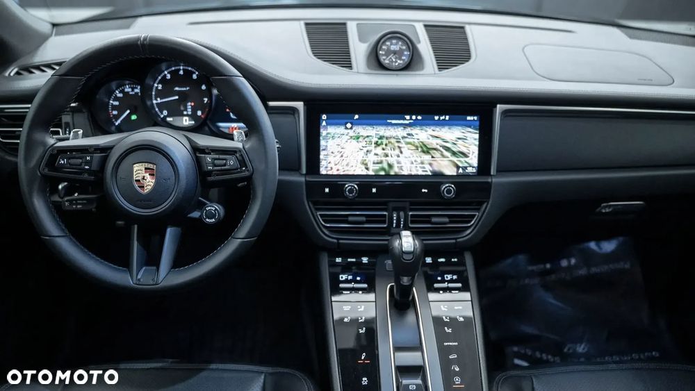 Porsche Macan T - 22