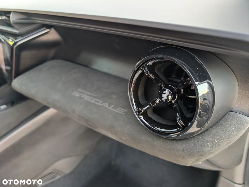 Alfa Romeo Junior 1.2 mHEV Sport Speciale eDCT - 31