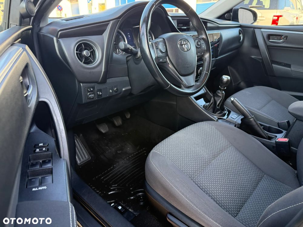 Toyota Corolla 1.6 Comfort - 17