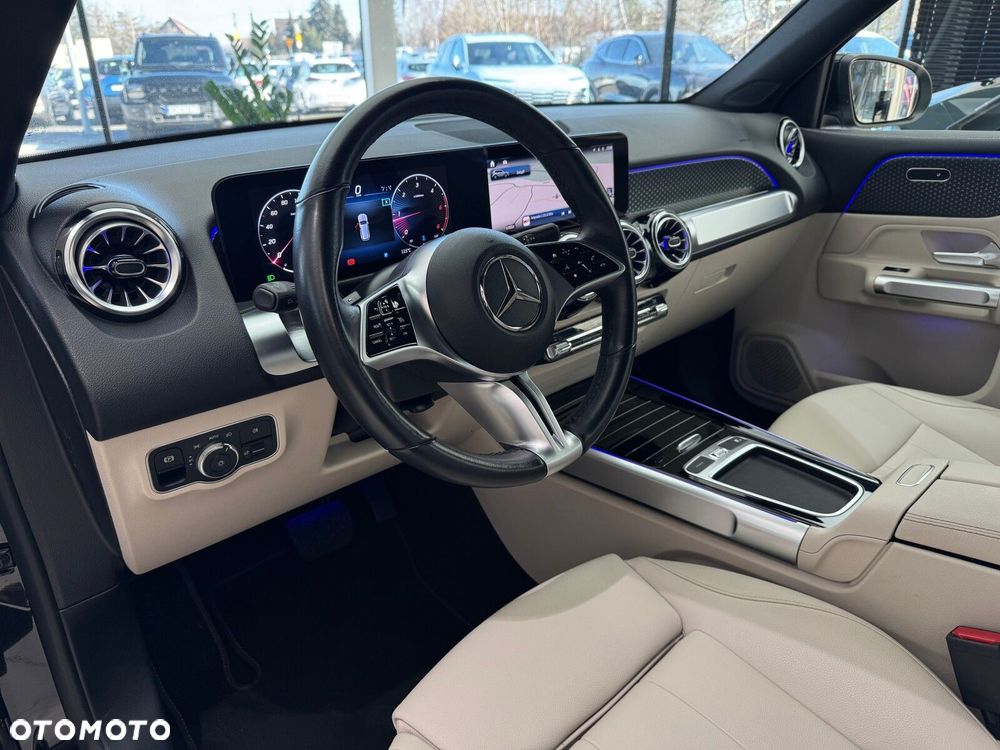 Mercedes-Benz GLB - 8