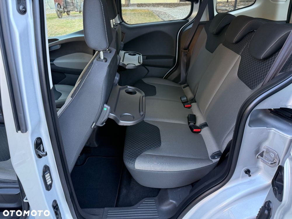 Ford Tourneo Courier 1.5 TDCi S&S Titanium - 24