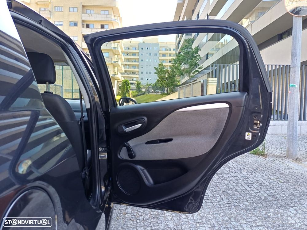 Fiat Punto Evo 1.4 Dynamic Style - 38