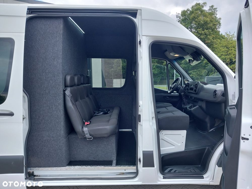 Mercedes-Benz Sprinter - 1