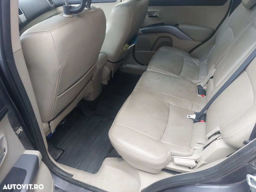 Mitsubishi Outlander 2.2 DI-D 4WD TC-SST Intense+ A05 - 9