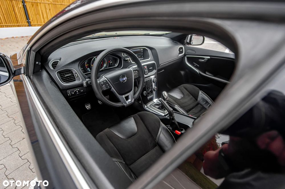 Volvo V40 T3 R-Design Summum - 21