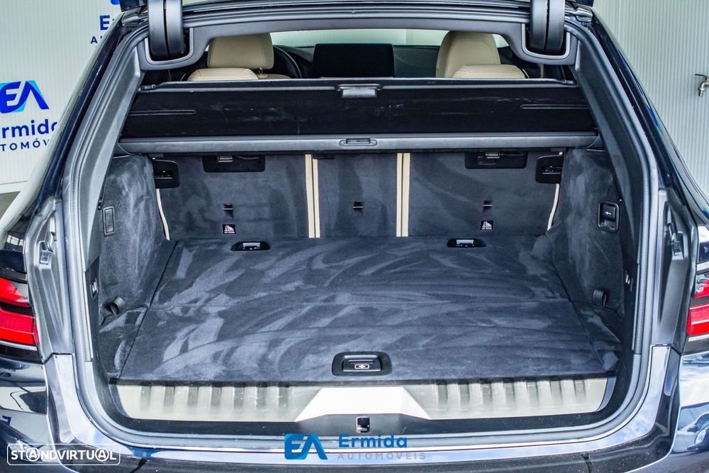 BMW 530 e Pack Desportivo M - 18