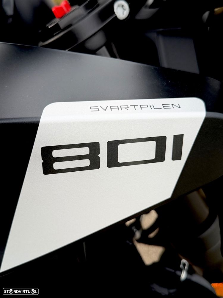 Husqvarna Svartpilen 801 - 14