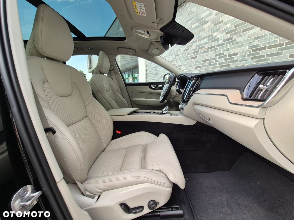 Volvo XC 60 T6 AWD Plug-In Hybrid Inscription Expression - 31