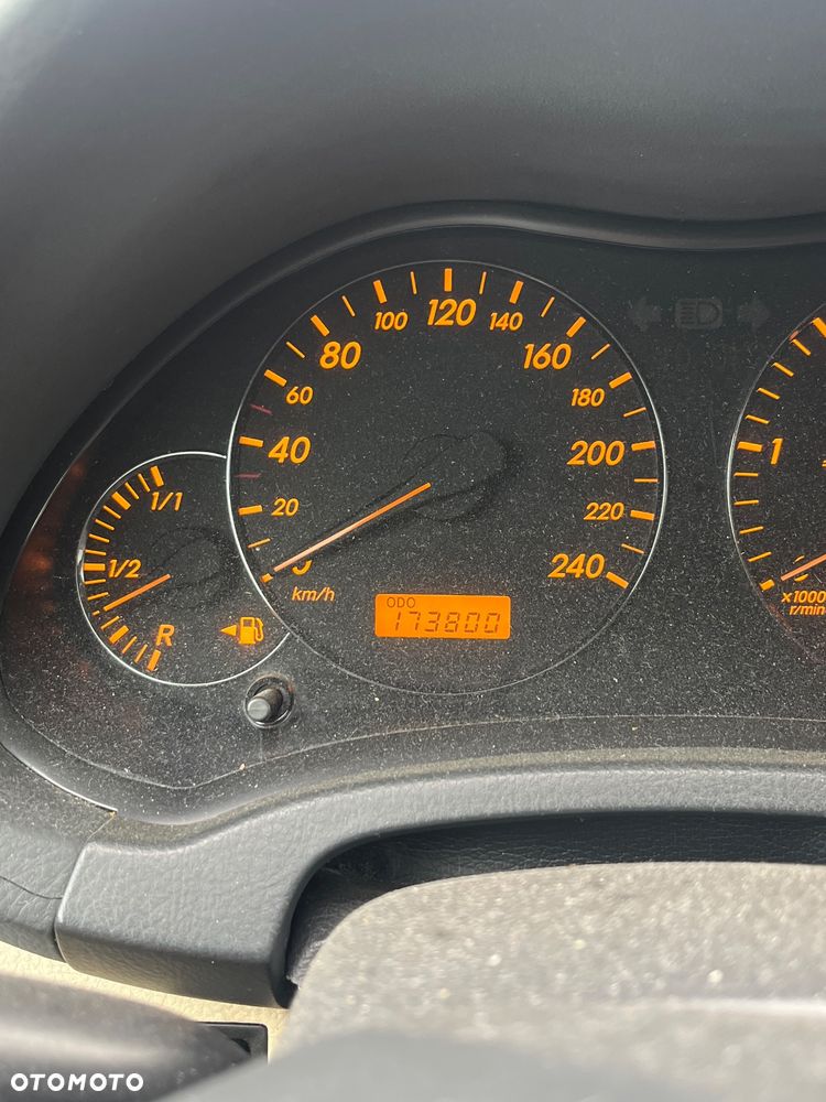 Toyota Avensis 2.2 D-CAT Executive - 7