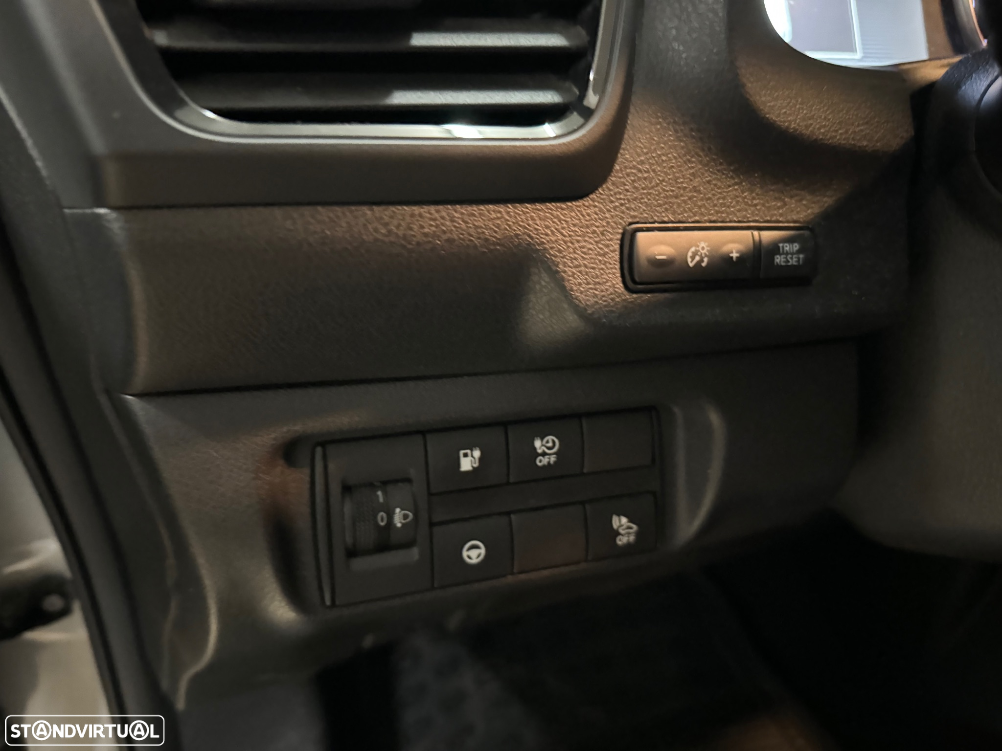 Nissan Leaf N-Connecta Two Tone - 21