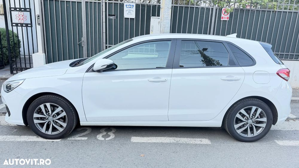 Hyundai i30 1.4 100CP 5DR M/T Highway - 3