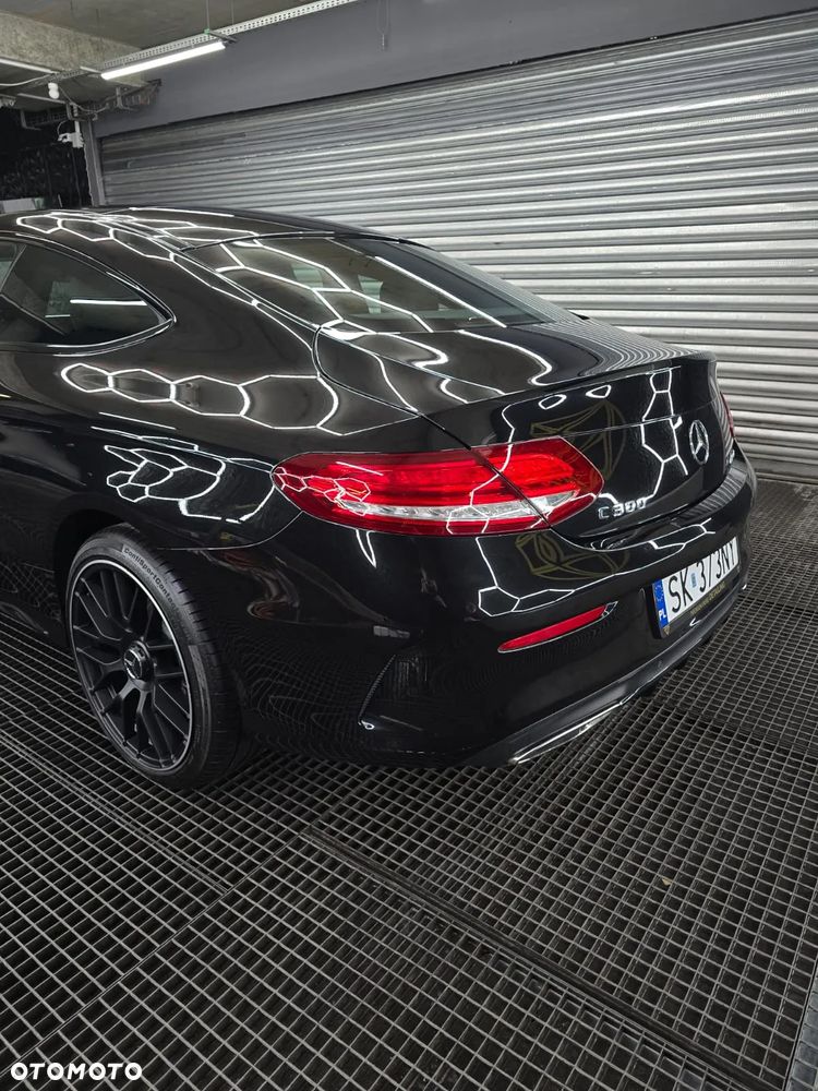 Mercedes-Benz Klasa C 300 Coupe 9G-TRONIC Night Edition - 13