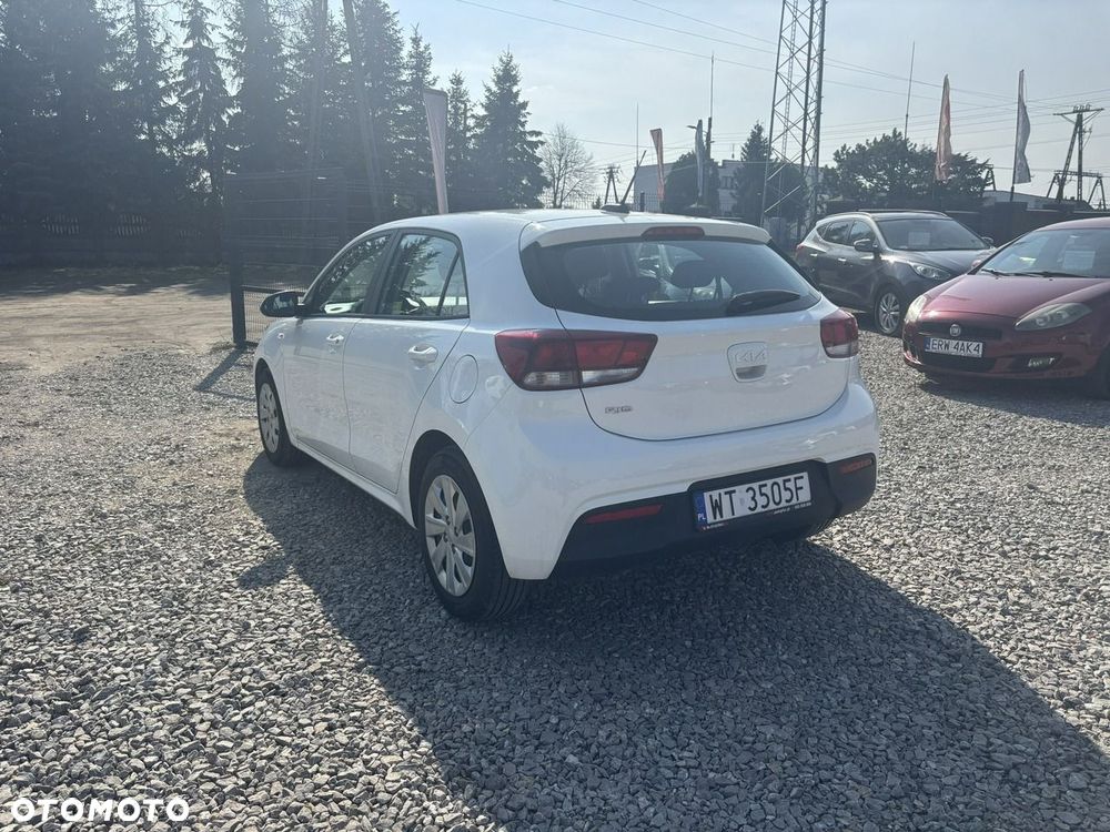 Kia Rio - 9