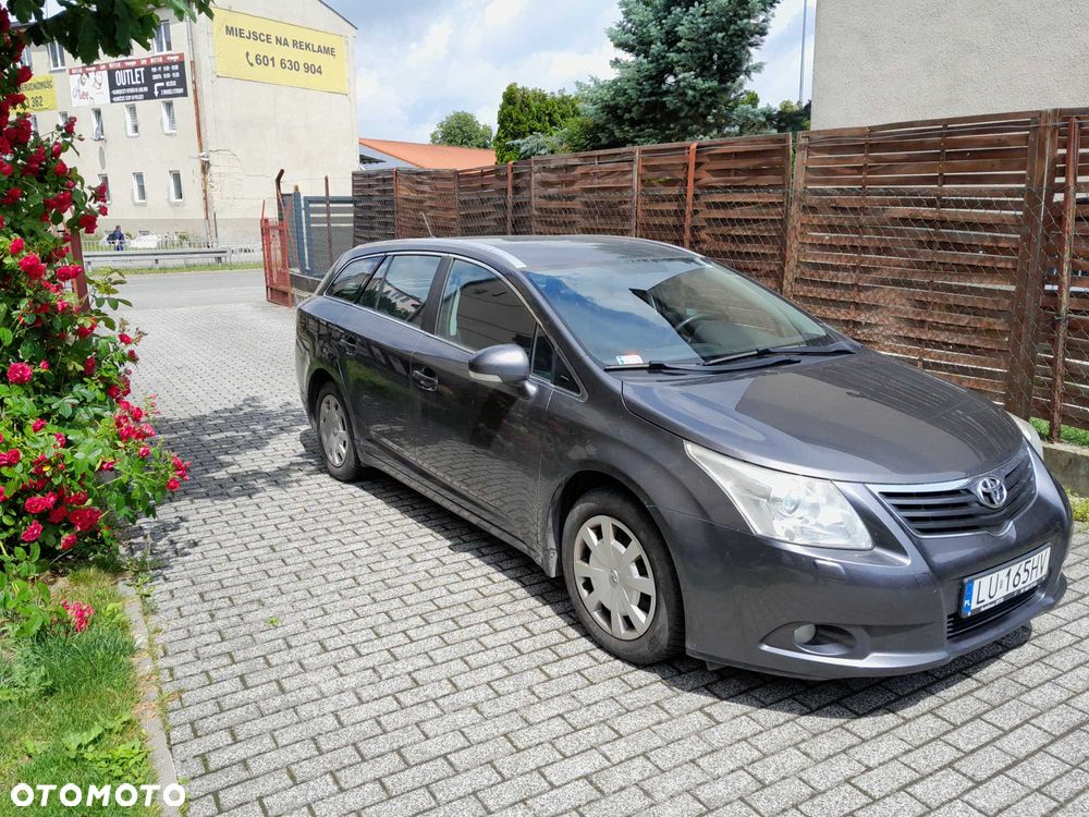 Toyota Avensis - 4