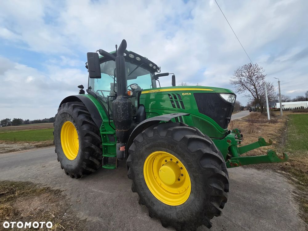 John Deere 6215R - 9