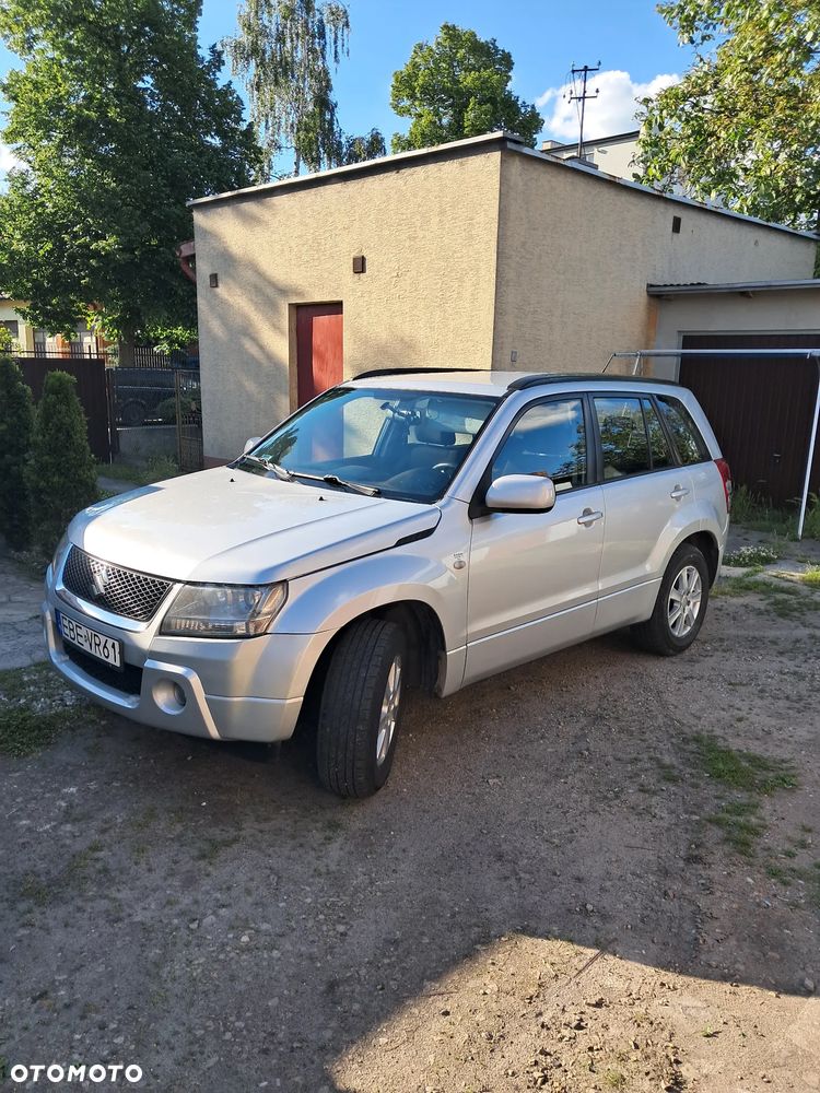 Suzuki Grand Vitara 2.0 - 3