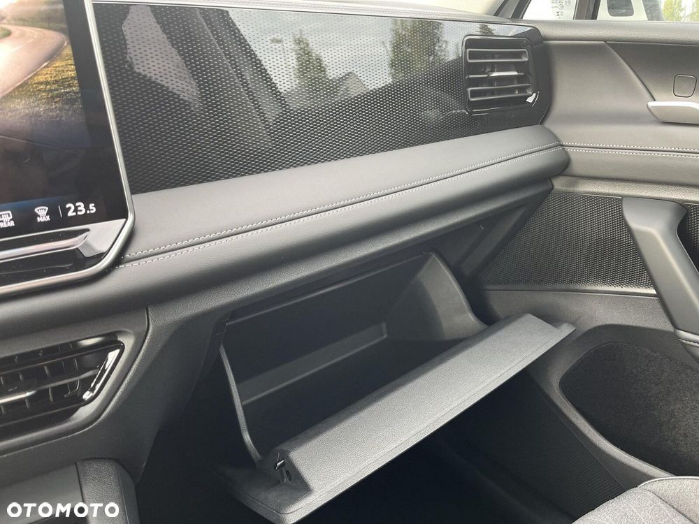 Volkswagen Tiguan - 33