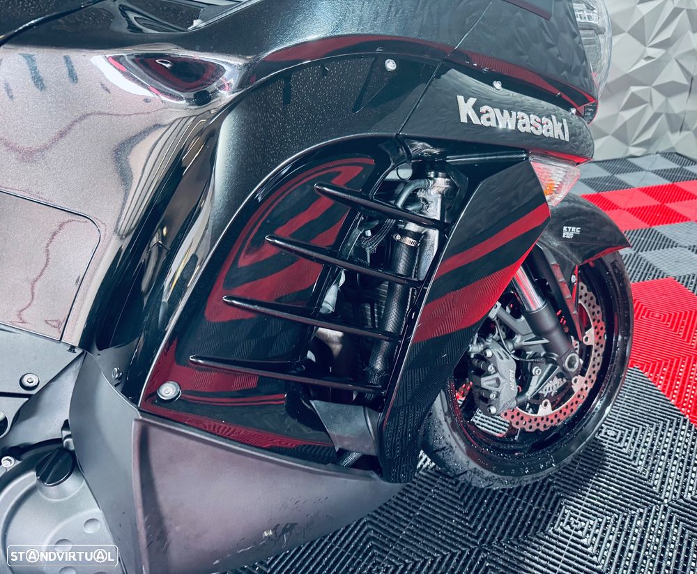 Kawasaki GTR - 7