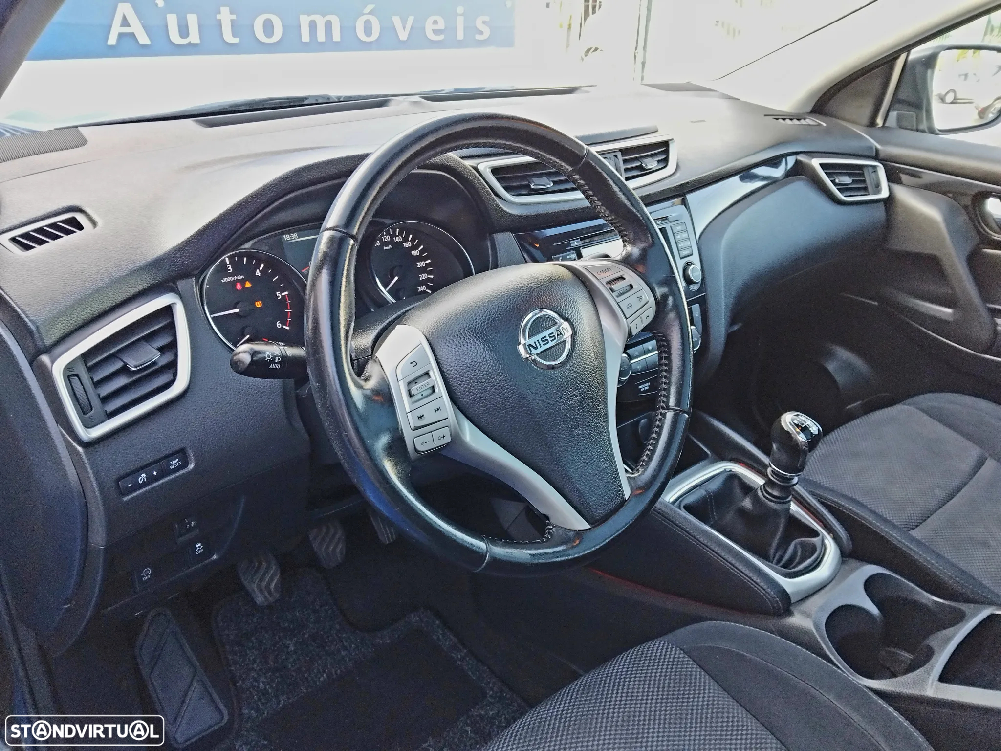 Nissan Qashqai 1.5 dCi N-Connecta - 4