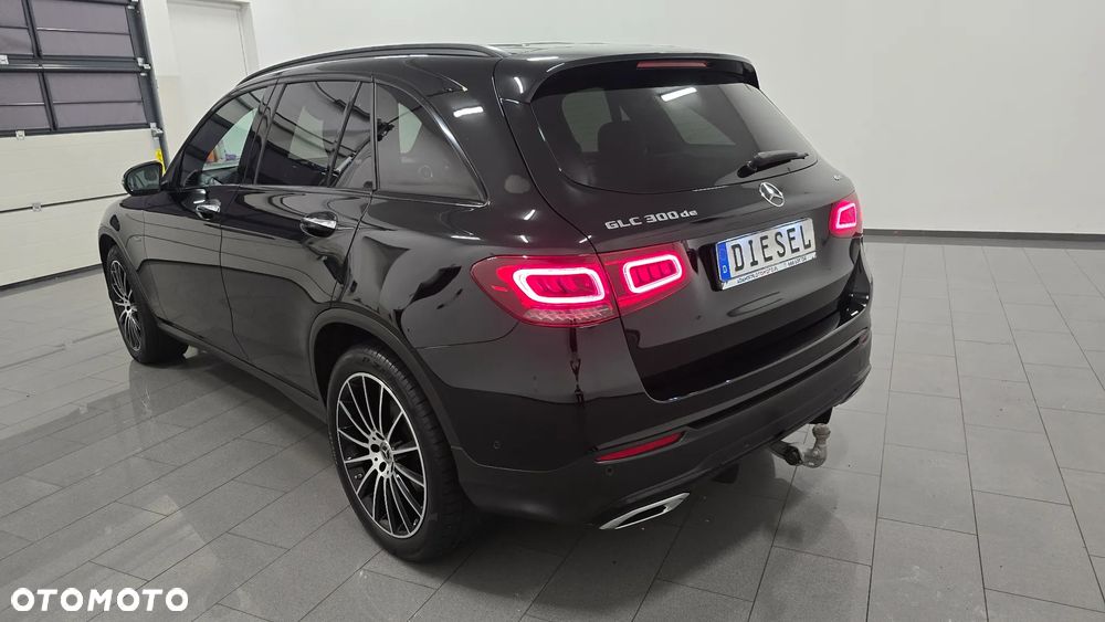 Mercedes-Benz GLC 300 de 4Matic 9G-TRONIC AMG Line Plus - 4