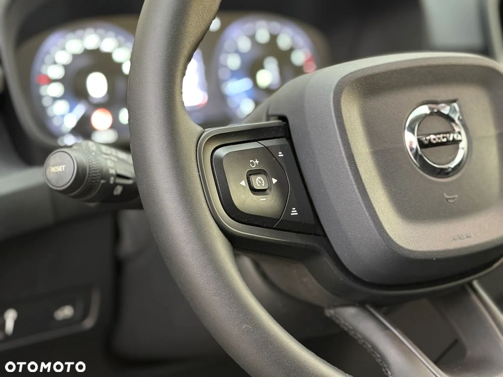 Volvo XC 40 T3 Momentum - 17