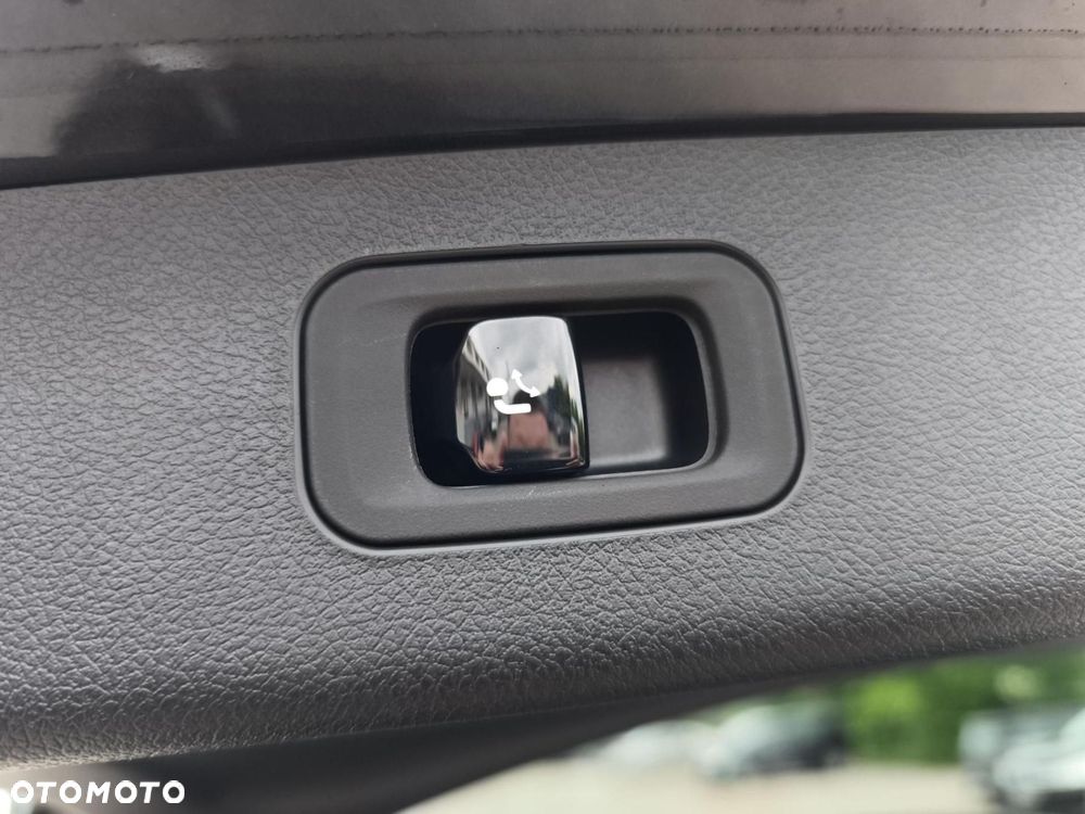 Mercedes-Benz Klasa E - 22